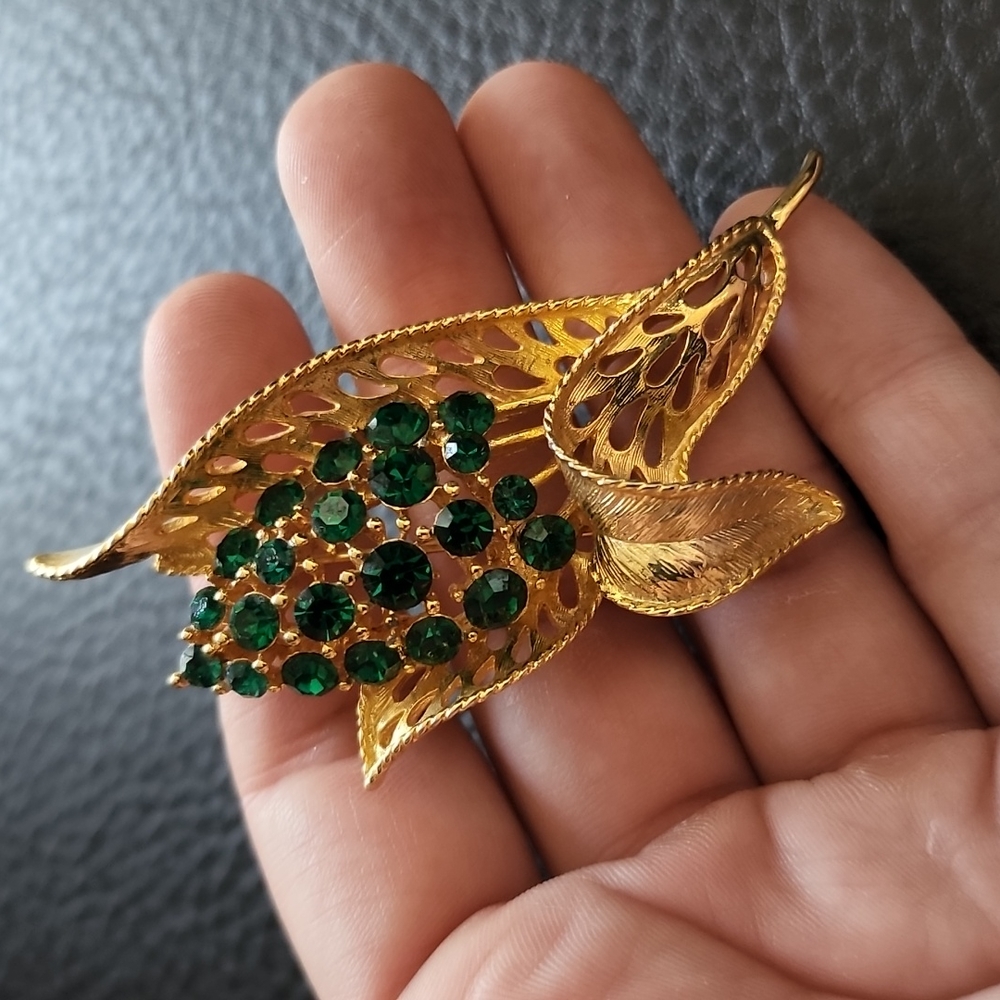 VTG M.JENT brooch